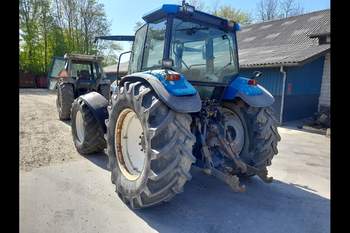 salg af New Holland 8360 tractor
