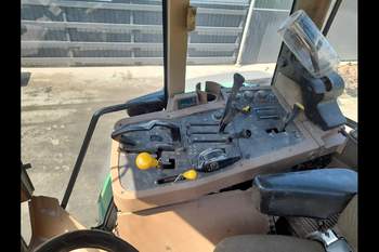 salg af John Deere 7710 traktor
