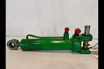 salg af Styrecylinder John Deere 7710