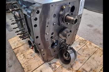 salg af Hinterachsen Valtra N121 