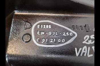 salg af Bundkar Valtra N121