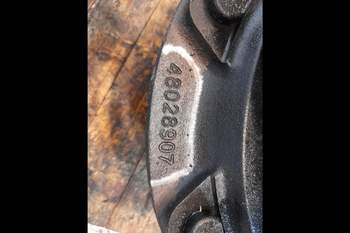 salg af Slutdrev Case Puma 240 Venstre
