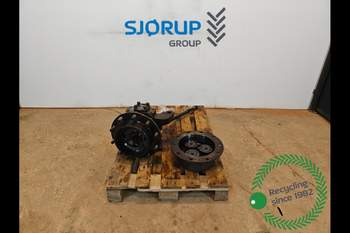 New Holland B115C RIGHT Rear axle final drive New Holland B115C RIGHT Rear axle final drive