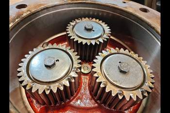 salg af New Holland B115C LEFT Rear axle final drive