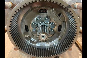 salg af New Holland B115C LEFT Rear axle final drive