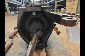 salg af New Holland B115C LEFT Rear axle final drive