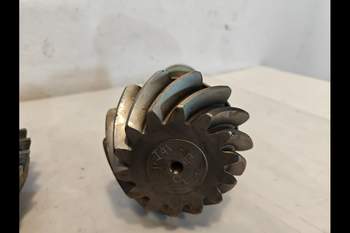 salg af John Deere 6150M  Front axle differential