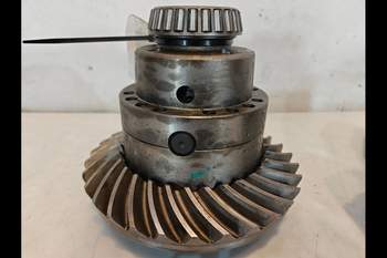 salg af John Deere 6150M  Front axle differential