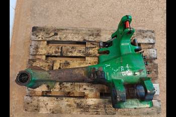 salg af John Deere 6150M LEFT Front axle house