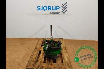salg af John Deere 6150M LEFT Front axle final drive