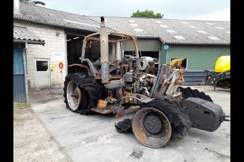 salg af New Holland T8040 traktor