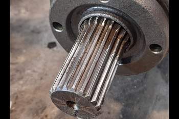 salg af Avskilt Framaxel Massey Ferguson 4255 