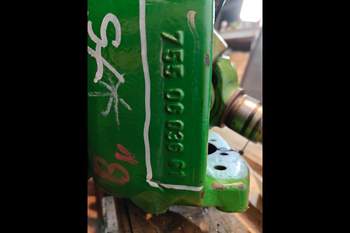salg af Foraksel Slutdrev John Deere 7530 VÄNSTER