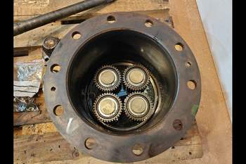 salg af Foraksel Slutdrev John Deere 7530 VÄNSTER