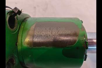 salg af Styrcylinder för framaxel John Deere 7530