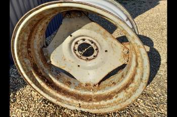 salg af Fælg Massey Ferguson 4255 Bag Højre