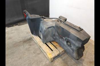 salg af Kraftstofftank Deutz-Fahr Agrotron M620 