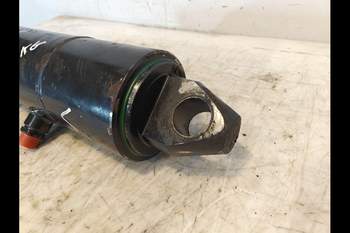 salg af Liftcylinder Deutz Agrotron M620
