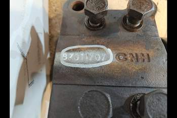 salg af Affjedringskonsol New Holland T7.270