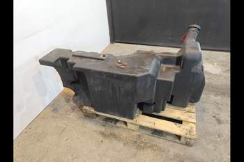salg af Dieseltank Case MX135