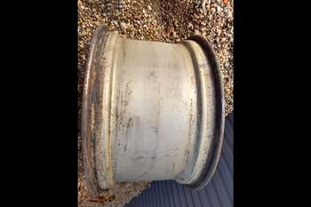 salg af Vorderradfelge Case MX135 LINKS