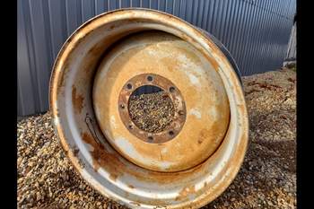 salg af Vorderradfelge Case MX135 LINKS