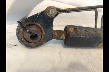salg af Liftspindel Case MX135 Venstre