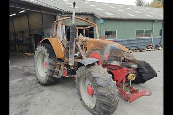 salg af McCormick MC115 traktor
