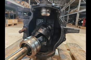 salg af Case Puma 185 LEFT Front axle final drive