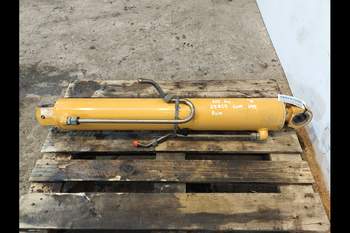 salg af Bomcylinder Case 695