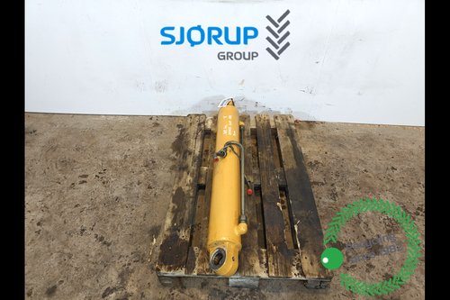 salg af Bomcylinder Case 695