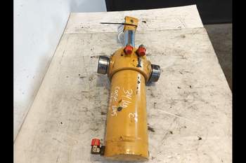 salg af Krøjecylinder Case 695