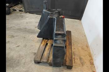 salg af Kraftstofftank John Deere 6830 
