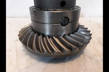 salg af John Deere 6830  Front axle differential