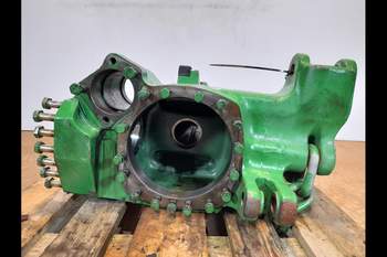 salg af John Deere 6830 LEFT Front axle house