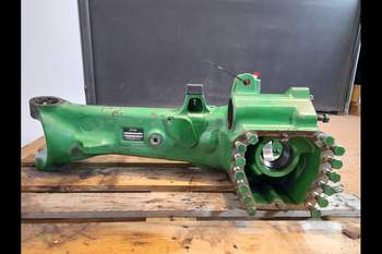 salg af John Deere 6830 LEFT Front axle house