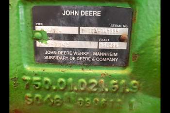salg af John Deere 6830 LEFT Front axle house