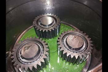 salg af John Deere 6830 RIGHT Front axle final drive