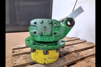 salg af John Deere 6830 LEFT Front axle final drive