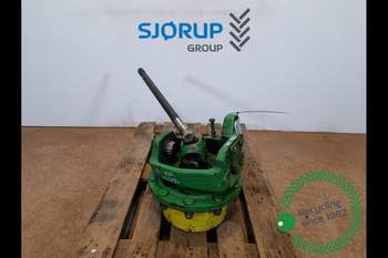 John Deere 6830 LEFT Front axle final drive