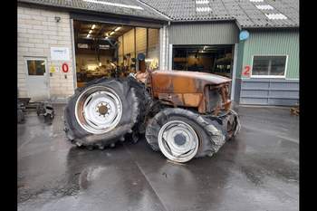 salg af Case MX135 traktor