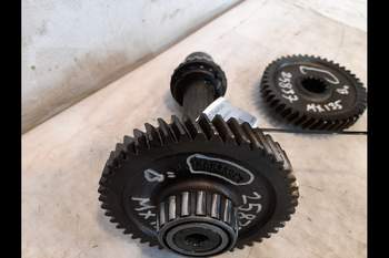 salg af Case MX135  Transmission Parts