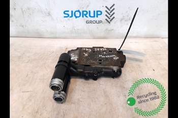 Case Maxxum 150  Remote control valve