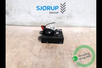 Case Maxxum 150  Remote control valve