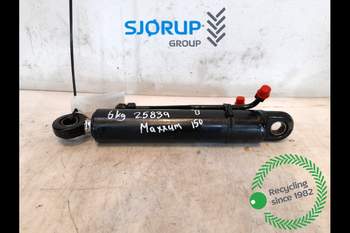 Case Maxxum 150  Front axle steering cylinder