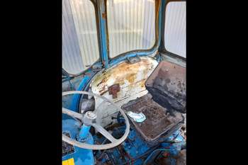 salg af Ford 5000 traktor