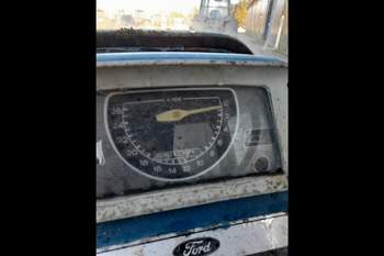 salg af Ford 5000 traktor