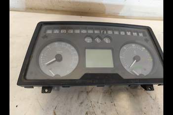 salg af Instrument John Deere 6420