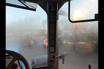 salg af New Holland T8040 traktor