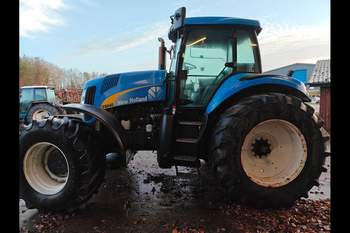 salg af New Holland T8040 traktor